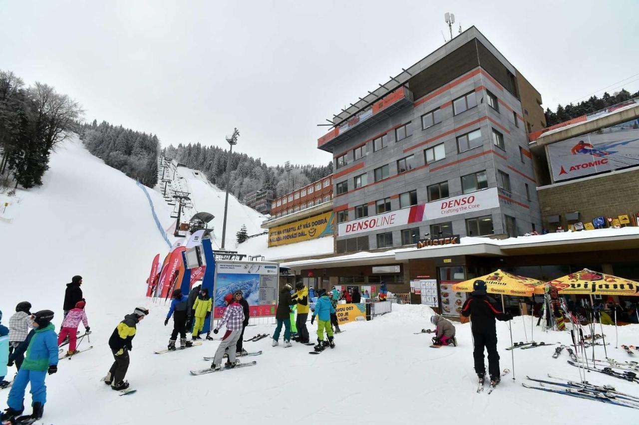 Hotel Mustek リベレツ エクステリア 写真